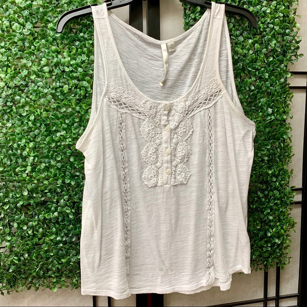 LC Lauren Conrad TOP Sleeveless Size M